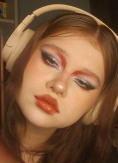 Metallica Concert Makeup, Swan Eye Makeup, Black Swan Makeup, Swan Makeup, Star Wars Makeup, Music Makeup, Funky Makeup, Alt Makeup, Smink Inspiration