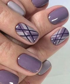 Fabulous Purple Ombre Nail Art Designs | Styles Beat #nailart #nail ideas #coffinnails Simple Nail Art For Medium Nails, Nails Design Minimalism, Purple Vacation Nails, Beautiful Nails Design Top 10, Purple Ombre Nails, Ombre Nail Art Designs, Flower Ice, Nails 2018, Nail Design Inspiration