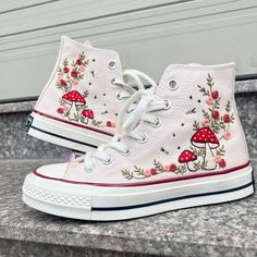 Flower Converse, Zapatillas All Star, Kawaii Mushroom, Converse Logo, Mode Hippie