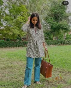 Causal Outfits For Women Indian, Kurta For College, Desi Fashion Casual Jeans, Desi Fits