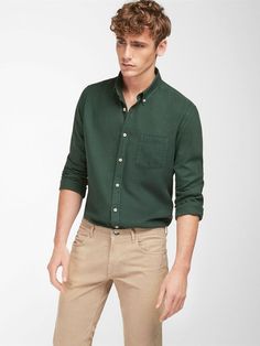 Mens Lifestyle Fashion, Smart Casual Menswear, Minimalist Fashion Men, Formal Men Outfit, Beige Jeans, Shirt With Pocket, Smart Casual Men, Mens Casual Dress Outfits, Mens Fashion Classy