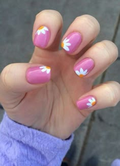 Ombre Nail Design, Dekoratívne Vence, Daisy Nail Art, Kutek Disney, French Pedicure, Nails Yellow, Nagellack Trends, Colorful Nail, Minimalist Nail Art