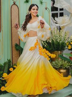 Delightful Yellow And White Organza Digital Print Lehenga Choli Haldi Theme Dress, Mehandi Theme, Dress For Haldi Function, भारतीय दुल्हन संबंधी, Haldi Ceremony Outfit