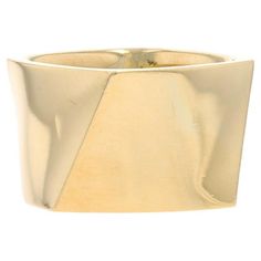 Size: 4 Brand: Tiffany & Co. Designer: Frank Gehry Collection: Torque Design: Wide Band Metal Content: 18k Yellow Gold Style: Wide Statement Band Measurements Face Height (north to south): 15/32" (11.9mm) Rise Above Finger: 1/8" (2.7mm) Weight: 19 Grams Stamps: 750, T & Co., ©, Gehry Condition: Pre-Owned Professionally cleaned, polished, and tested to guarantee metal content. Tiffany Wide Band Ring, Frank Gehry, La Face, Tiffany And Co, Wide Bands, Gold Style, Tiffany & Co., Band Rings, Statement Rings