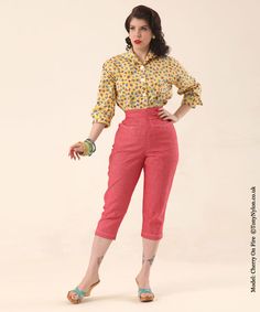 Raglan Blouse & Capri Pants  www.vivienofholloway.com Vintage Clothing Ideas, Closet And Vanity, 70's Party, 1950s Patterns, Red Denim, Vintage Revival, Modest Clothes, Little Shop Of Horrors, High Heel Mules