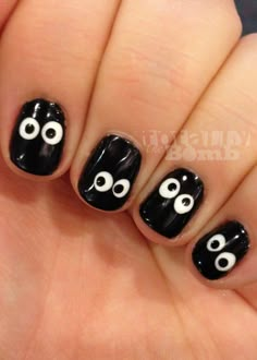 spooky-eyeballs-for-Pinterest Halloween Nail Art Tutorial, Halloween Nails Diy, Witch Nails, Cute Halloween Nails, Halloween 3, Googly Eyes, Halloween Nail