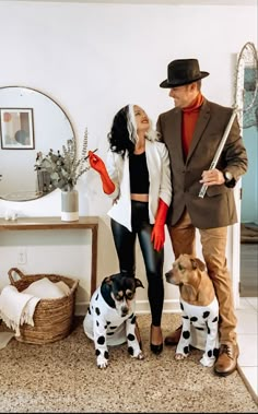 Halloween Costume Diy Woman, Cruela Halloween Costumes, 101 Dalmations Family Costumes, Cruella Dalmation Costume, Woman And Dog Halloween Costumes, Cruella Couple Costume, Cruella And Dalmation Costume, 101 Dalmations Costume Family, Halloween Costumes Ratatouille