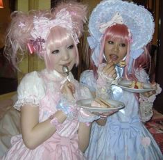 Gyaru Fashion, Living Dolls, Gothic Lolita