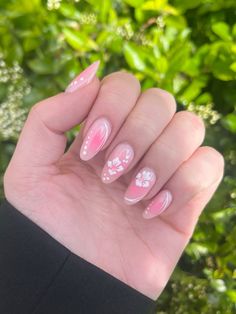 nail inspo, aura nails, pink airbrush, hibiscus flowers, almond nails, minimalistic Nails For Summer With Flowers, Pink Floral Almond Nails, Summer Nails 2024 Hibiscus, Pink Aura Nails With Flowers, Summer Nail Hibiscus, Beach Nails Hibiscus, Pink Ombre Flower Nails, Pink Hibiscus Nails French Tip, Almond Hawaiian Flower Nails