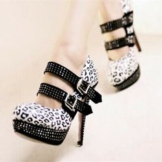 Shoe References, Leopard Shoes, Leopard Heels, Studded Heels, Pumps Shoes, Fabulous Shoes, Hot Shoes, Shoe Closet, Heels Pumps