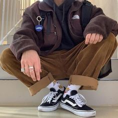 Grunge Outfits Men, Swaggy Outfits, Streetwear Men Outfits, Vans Sneakers, Sneakers Outfit, Mens Streetwear, Retro Outfits, Grunge Outfits