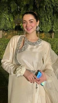 Moonlight Dress Design Pakistani, Haniya Amir Dresses, Fancy Dresses Pakistani Party Wear, Hania Amir Dresses, Extra Fits, Haniya Amir, Fancy Suits, Chicken Kari, Bakra Eid