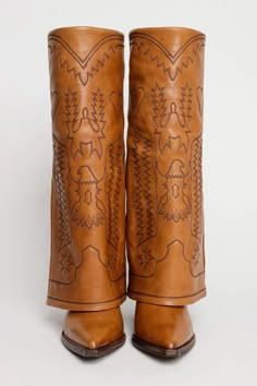 Trendy Cowboy Boots, Bottom Of Boots, Western Chic, Stiletto Pumps, Cowgirl Style, Crazy Shoes