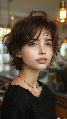 Round and Fabulous: 30 Short Hairstyles to Highlight Your Round Face Short Layered Haircut Round Face, Short Chic Hairstyles, Cute Shaggy Short Hair, Cute Short Haircuts With Layers, Short Hairstyle Women Shag, Short Round Face Hairstyles, Cute Short Hair Cuts For Women, Short Shaggy Hairstyle Women, Short Hair Inspiration Layers