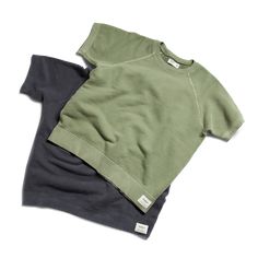 Made in the USA, our Short Sleeve Sweatshirt is crafted for comfort and style. Perfect for spring days and summer nights when there’s just a touch of chill in the air, this 100% cotton sweatshirt is sewn from American French Terry by Soft Goods Detroit. Available in sizes XS-XL. | Shinola Short Sleeve Label Sweatshirt | Army | XS Short Sleeve Sweatshirt, Sweatshirt Short Sleeve, Mens Fashion Casual Outfits, Lifestyle Clothing, Apparel Design, Sweater Coats, Summer Nights, Modern Fit, Men Short Sleeve