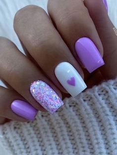 light purple short nails with glitter and a heart accent Lilac Nails, Purple Acrylic Nails, Lavender Nails, Fancy Nails Designs, Nails 2022, Nails Blue