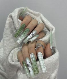 Green Long Nails, Green Nail Set, Small Nails, Beauty Hacks Nails, Punk Nails, Hippie Nails, Green Nail, Nails Salon