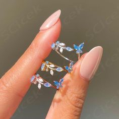 $55,00 Rings With Butterflies, Cute Rings And Bracelets, Cute Adjustable Rings, Butterfly Jewelry Rings, Butterfly Rings Aesthetic, Cute Butterfly Rings, Blue Rose Jewelry, Rings Cute Aesthetic, Prom Jewelry Rings