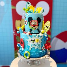 Pastel temático de Mickey Mouse para pool party Mickey Mouse Swimming Party, Mickey Mouse Summer Birthday Party, Mickey Mouse Beach Theme Party, Pool Birthday Cakes, Summer Party Cake