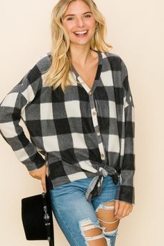 Cute Warm Long Sleeve Button Down V-neck Plaid Print Functional Buttons Tie On Front Jeans And Combat Boots, Red And Black Top, Pattern Cardigan, Cardigan Style, Patterned Cardigans, Women Outfit, Plaid Tops, Open Cardigan, Top Women