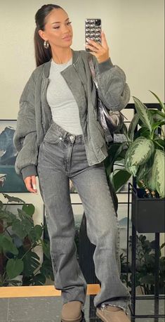 Grey Jeans Outfit, Straight Jeans Outfit, Mode Ulzzang, Straight Leg Jeans Outfits, Dark Grey Jeans