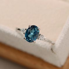 Véritable anneau bleu de topaze de Londres pierre gemme | Etsy Blue Wedding Rings, Promise Rings Simple, Blue Topaz Engagement Ring, Cushion Cut Ring, Topaz Engagement Ring, London Blue Topaz Ring, Engagement Ring White Gold, Morganite Engagement Ring, Sapphire Engagement