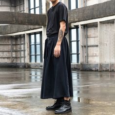 Threebooy Japan Streetwear Fashion Loose Casual Wide Leg Pant Men Punk Hip Hop Gothic Skirt Pants Black Harem Trousers Genderless Clothes Gender: MEN Item Type: full length Fabric Type: Corduroy Applicable Scene: Casual CN: Guangdong Pant Style: Wide leg pants Closure Type: Drawstring Length: full length Fit Type: LOOSE Waist Type: low Tips: Please choose the size according to your height and weight. 1. Order size is EU Size.2. As measured by hand,1-3 cm difference is allowed (1cm=0.39inch).3. D Japan Streetwear Fashion, Baggy Fashion, Gothic Skirt, Japan Streetwear, Pants Outfit Men, Casual Pants Style, Harem Trousers, Casual Wide Leg Pants, Japanese Streetwear