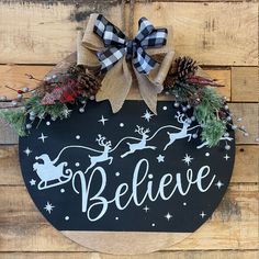 Wood Circle with the word Believe Cricut Christmas Wooden Signs, Holiday Wood Wreath, Circular Christmas Sign, Round Door Signs Diy Christmas, Painted Round Wood Signs, Round Door Signs Diy Cricut, Christmas Rounds Signs, Round Holiday Signs, Round Wooden Door Signs