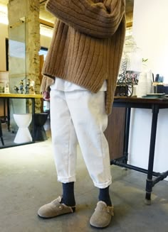 Adrette Outfits, Birkenstock Outfit, Outfit Vintage, Mode Casual, 가을 패션, Looks Style, White Pants, Fall Winter Outfits