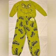 The Grinch Green Sweater & Sweat Pants Set Ladies Size Medium The Grinch, Sweat Pants, Green Sweater, Grinch, Pants Set, Sweatpants, Sweaters For Women, Size Medium, Pants