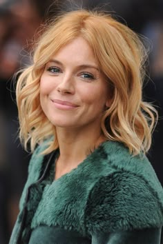 Strawberry Blonde Bob, Strawberry Blonde Hair Color, Ginger Hair Color, Strawberry Blonde Hair, Blonde Hair Looks, Ombré Hair, Sienna Miller, Brown Blonde Hair, Hair Shades