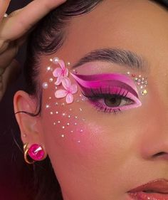 Flower Top Aesthetic, Flower Fairy Makeup Ideas, Flower Makeup Looks, Cherry Blossom Makeup, Strawberry Makeup Look, Blush Design, Vintage Makeup Looks, Rhinestone Makeup, Flower Makeup