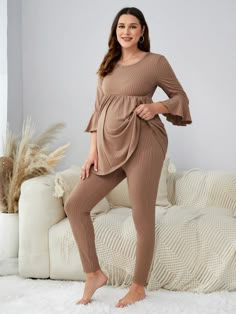 Khaki Casual Collar Three Quarter Length Sleeve Fabric Plain Pant Sets Embellished Medium Stretch  Maternity Maternity Pants Outfit, Aesthetic Dress Outfit, Fashion Designer Aesthetics, Maternity Two Piece, Maternity Outfit, Maternity Chic, Clothes For Pregnant Women, Fashion For Petite Women, Stylish Maternity Outfits