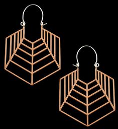 Stainless steel hangers / earrings with a fun, geometric design and rose gold color. Size is 20G with a height of about 68mm and a width of about 45mm. Made from rose gold pvd on 316L stainless steel. Sold in pairs (2pcs). Modern Nickel-free Rose Gold Earrings, Ear Weights, Rose Gold Color, Geometric Design, Or Rose, Jewelry Crafts, Gold Color, Etsy Earrings, Etsy Accessories