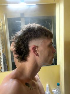 Mohawk Men Hairstyles, Short Taper Mullet, Short Male Mullet, Layered Short Hair Men, Clean Mullet Men, Mullets Country, Short Fringe Mullet, Mullet Men Short, High Fade Mullet