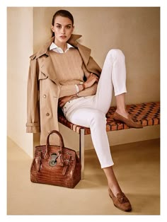 ralph-lauren-designs: “Casual look ” Mode Over 50, Casual Chique Stijl, Camel Coat Outfit, Preppy Mode, Style Désinvolte Chic, Ralph Lauren Style, Mode Casual, Ralph Lauren Women, Coat Outfits