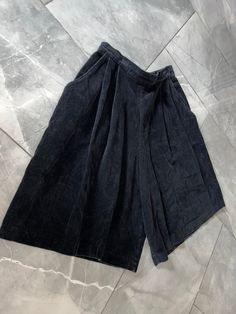 "Vintage wide leg corduroy shorts made by Premiere Classe in Canada. With pockets and elastic waist. Tagged as a size medium, measures 13.5\" across waist, 26\" hips, 14\" rise, 21.5\" long." Corduroy Bottoms With Relaxed Fit And Short Length, Casual Velvet Bottoms For Spring, High Waist Corduroy Fall Shorts, Spring Corduroy Shorts With Pockets, Short Length Corduroy Bottoms, High-waist Corduroy Shorts For Fall, Fall Corduroy Shorts, Vintage Short-length Cotton Bottoms, Corduroy Relaxed Fit Short Bottoms