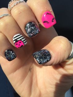 October Nails Ideas Black, Halloween Cruise Nails, Nail Ideas For October, Hocus Pocus Nails Acrylic, Hot Pink Halloween Nails, Kids Halloween Nails, Halloween Nails 2023, Hocus Pocus Nails, Mary Nails