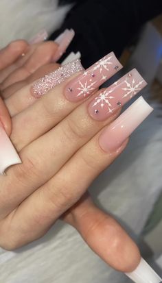 Christmas Nail Sets Simple, Elegant Winter Acrylic Nails, Medium Length Winter Nails, Ombre With Snowflake Nails, Nails Idea Winter, Medium Square Nails Designs Winter, Simple Christmas/new Years Nails, Medium Square Acrylic Nails Winter, Nails For Winter Acrylic