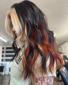 18 Calico Hair Color Ideas For A Boldest Hues Combination Calico Hair Color, Brown And Blonde Highlights, Brown And Blonde, A Hairstyle, Pretty Hair Color