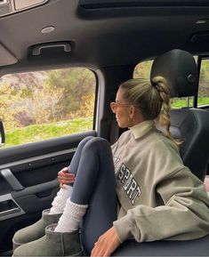 Uggs Outfit, Autumn Fits, Cold Outfits, Fall Fit, Winter Fits, Cozy Fits, Cozy Outfit, Mode Inspo, Sporty Chic