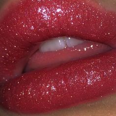 Crate Furniture Diy, Makeup Tip, Boujee Aesthetic, Smink Inspiration, Glitter Lips, Lip Art, Glossy Lips, Red Lipstick