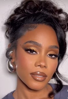 Neutral Gold Makeup Looks, Brown And Gold Makeup Looks Black Women, Gold Make Up Looks Natural Makeup, Champagne Makeup Look Black Women, Gold Brown Eye Makeup, Gold Brown Makeup Looks, Sparkly Makeup Looks Black Women, Brown Soft Glam Makeup, Natural Gold Makeup Looks