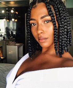 big jumbo box braids Braid Bob, Bob Box Braids Styles, Box Braids Bob, Bob Braids Hairstyles, Natural Braided Hairstyles, Big Box Braids, Blonde Box Braids, Short Box Braids