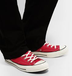 CONVERSE CHUCK 70 CANVAS HIGH. #converse #shoes High Converse, Converse Chuck Taylor Low, Red Chucks, Red Converse, Top Sneakers Women, Converse Chuck 70, Chuck 70, Pretty Shoes, Canvas Sneakers