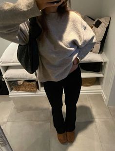 Outfit 2023, Stockholm Style, Winter Fit, Stockholm Fashion, Winter Fits, Cozy Fits, Cute Selfie Ideas, School Outfit, Fall Winter Outfits