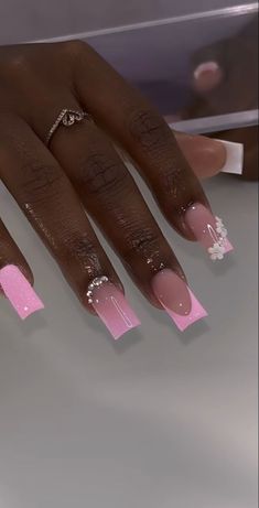 There's a new beauty trend taking over Instagram and it's absolutely stunning. Say hello to "quartz nails". Nail Inspo 11-12, Classy Freestyle Nails, Light Pink Nails Birthday, Birthday Nail Set Ideas Pink, Cute Pink Birthday Nails, Nails For 13th Birthday, Diamond French Tip Nails, Mid Nails, Cute Nail Sets