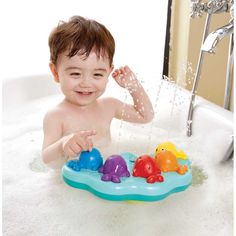 Hape Musical Whale Fountain Hape Toys, Tub Toys, Baby Baden, Sand Toys, Bath Time Fun, Piano Keys, Little Tikes, Baby Bath Time, Pool Toys