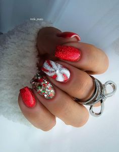 Christmas Nail Art Designs Xmas Sparkle Red Glitter Gold, Short Square Christmas Nail Designs, Christmas Tree Cake Nails, Christmas Cruise Nails, Christmas Nails Short Square, Christmas Pedicure Designs, Dec Nails, Rhinestones Nails, Disney Acrylic Nails