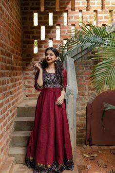 Kurti Casual, Kurti Suit, Elegant Colours, Maroon Fabric, Anarkali Dresses, Cotton Anarkali, The Flare, Long Kurta, Frock Fashion